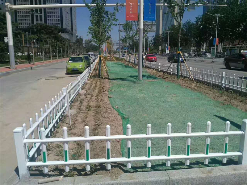 锌钢草坪护栏
